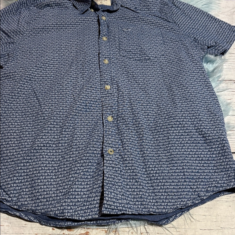 Hollister Stretch Blue White Pattern Short Sleeve Button Down Shirt sz XL - Picture 5 of 8